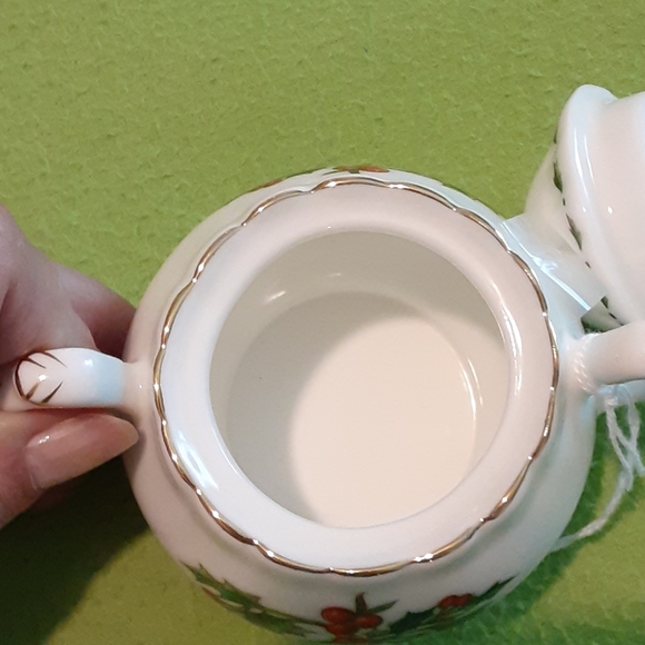 Cup of Christmas Tea sugar and cream - Picture 5 of 8